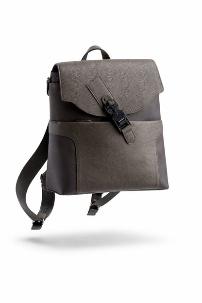 初行 Backpack真皮背包｜德國專利防盜後背包