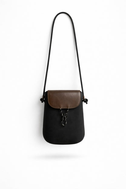 黑色 Layrich LR524 隨行pouch正面展示，日系極簡設計的輕量通勤隨行pouch
