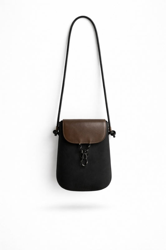 黑色 Layrich LR524 隨行pouch正面展示，日系極簡設計的輕量通勤隨行pouch